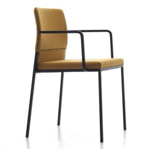Arrmet Hat Chair with Arms