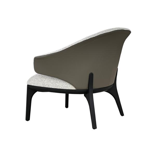 HC28 Erika Lounge Chair